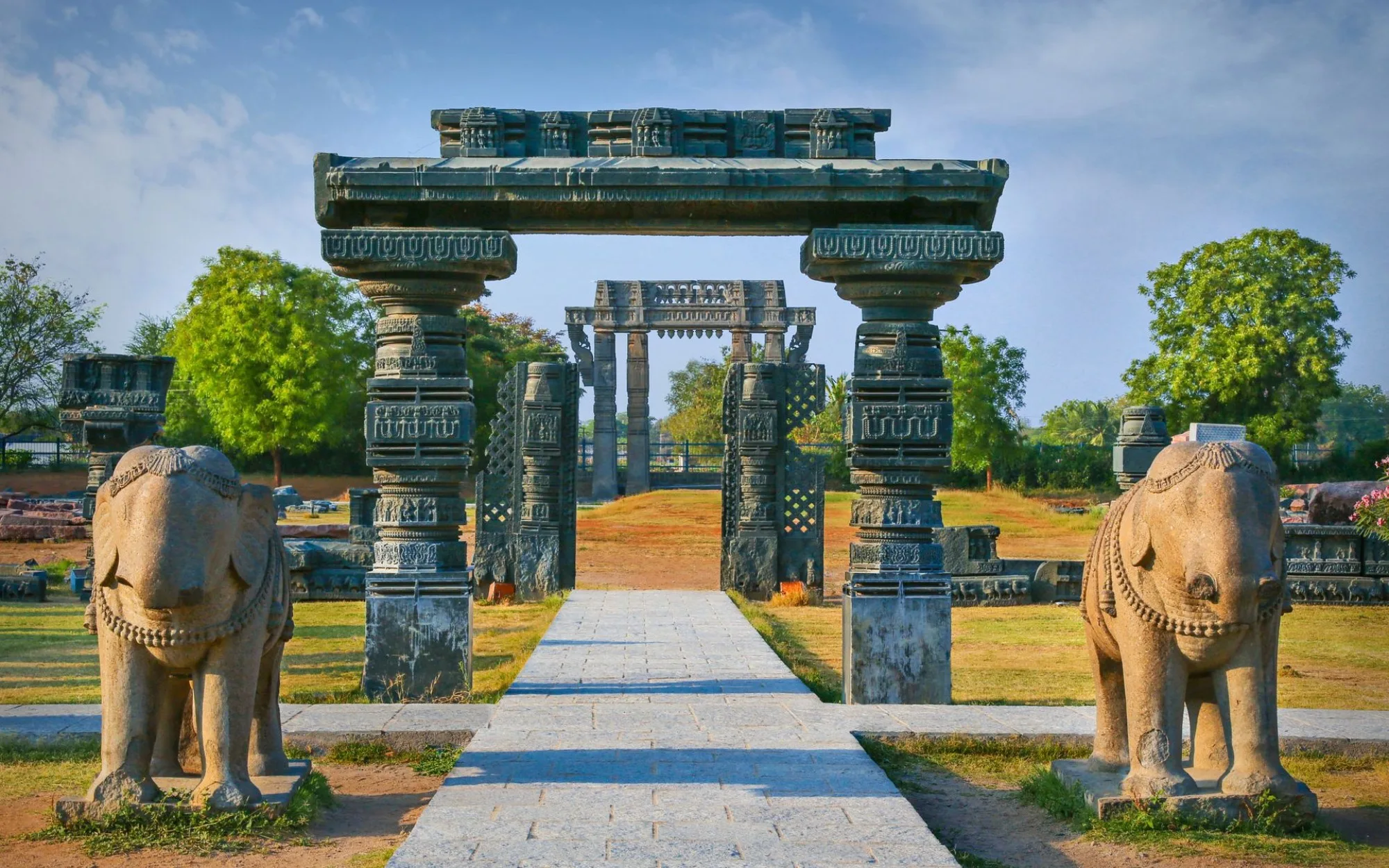 Warangal: open road to the fort