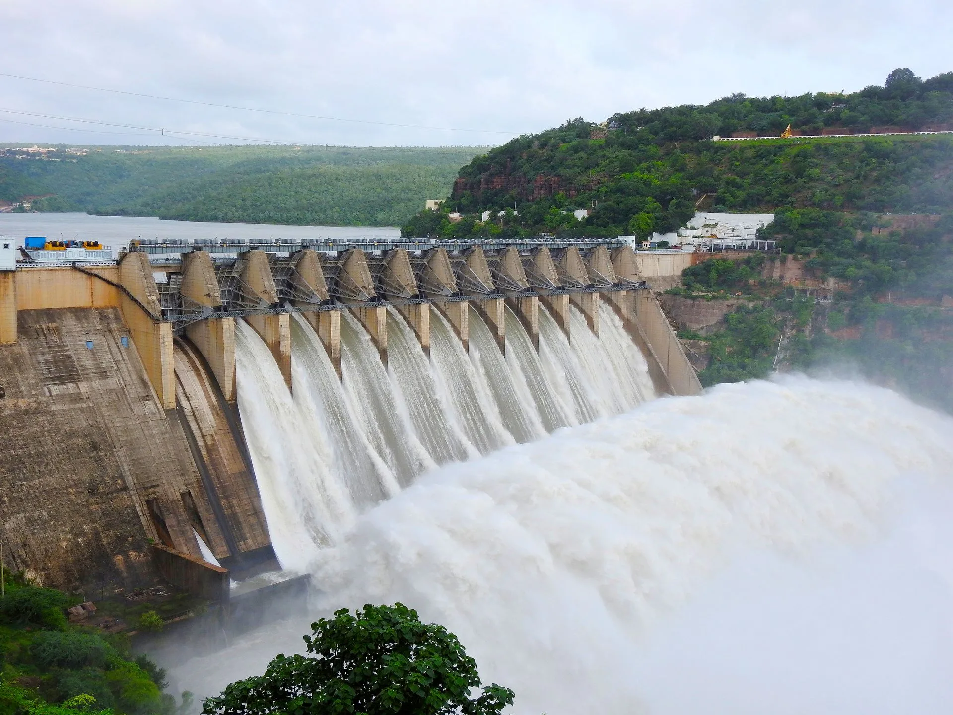 Nagarjuna Sagar: out to the dam